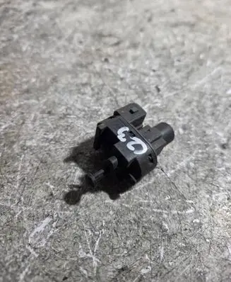 Ford Mondeo Mk III Brake pedal sensor switch 93BB13480BC
