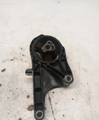 Opel Insignia A Engine mount bracket 13227762