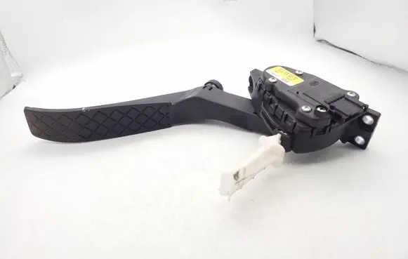 Volkswagen Touareg I Accelerator throttle pedal 7L0723507E