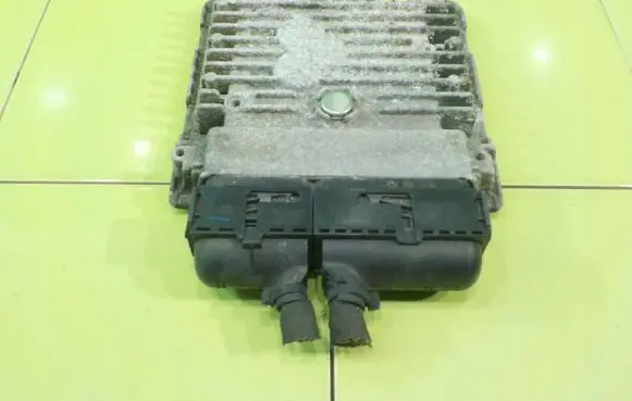 Volkswagen Golf VI Engine control unit/module 03L906023A XP63