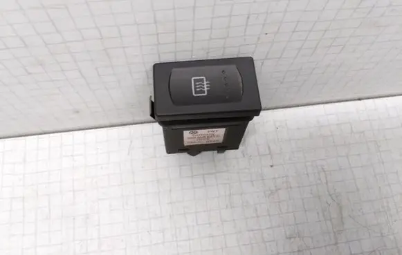 Volkswagen PASSAT B5.5 Windscreen/window heater switch 3B0959621C