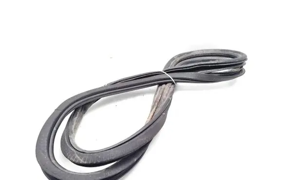Land Rover Defender Front door rubber seal 