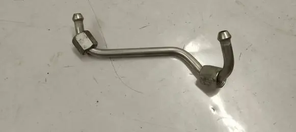 Fuel injector supply line/pipe