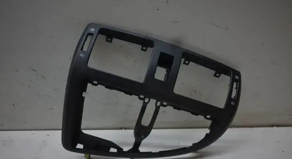 Toyota Avensis T270 Dash center air vent grill 55670051