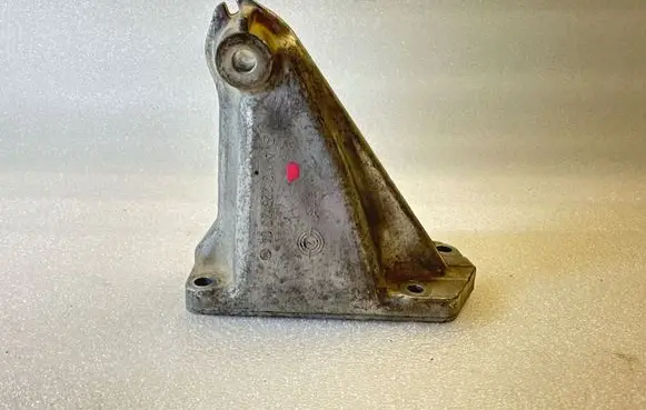 Mercedes-Benz CLK A209 C209 Engine mounting bracket A1122232004