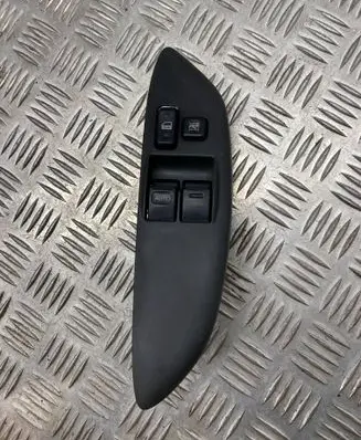 Toyota Yaris Electric window control switch 0115N4D