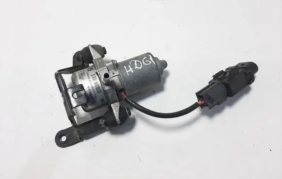 Volkswagen Golf VII Vacuum pump 5Q0612175E