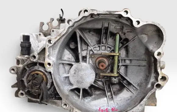 KIA Carens I Manual 5 speed gearbox L4R