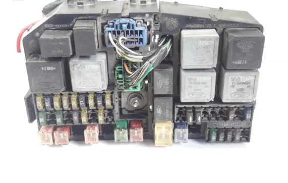 Ford Mondeo Mk III Fuse module 1S7T14A481AA