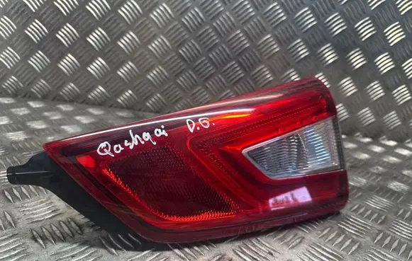 Nissan Qashqai Tailgate rear/tail lights 265504EA5A 265504EA5B