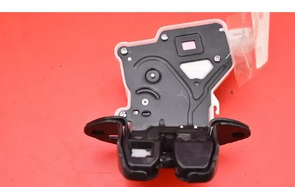 Nissan Pulsar Tailgate/trunk/boot lock/catch/latch