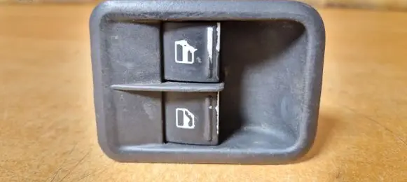 Skoda Fabia Mk2 (5J) Electric window control switch 5J0867171A