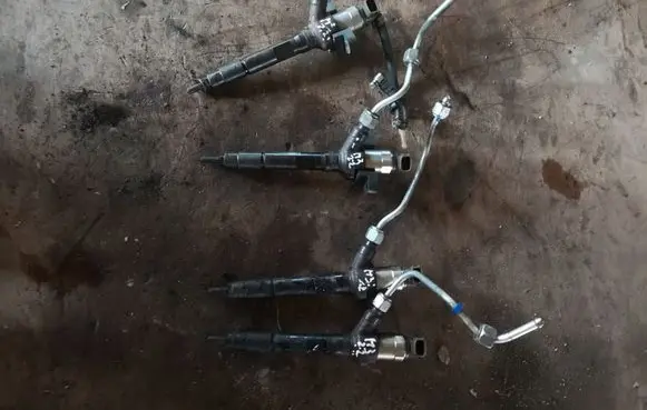 Mazda 3 II Fuel injectors set R2AA13H50