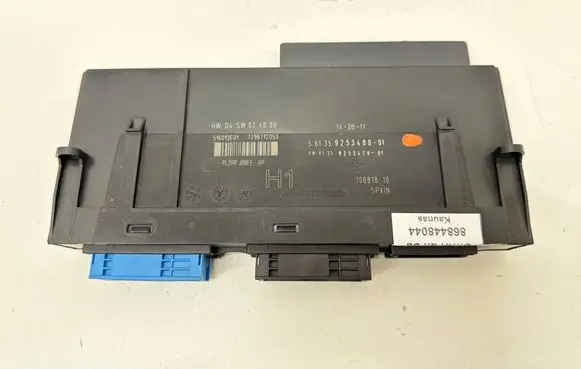 BMW 3 E90 E91 Comfort/convenience module 9253480 10681810 9253479