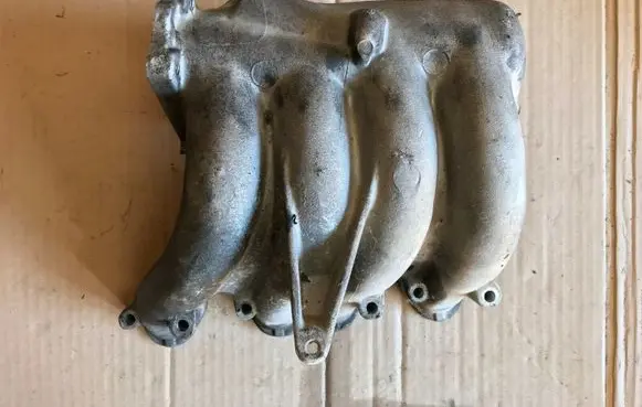 Volkswagen PASSAT B3 Intake manifold 037133223