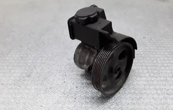 Citroen Xsara Power steering pump 9636320580