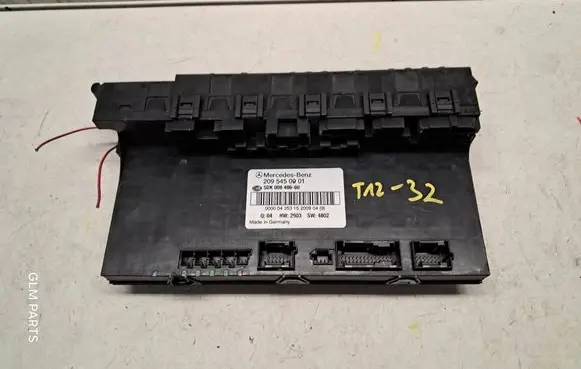 Mercedes-Benz CLK A209 C209 Fuse box set 2095450901 5DK00848660