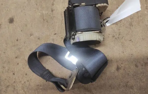 Mercedes-Benz C W203 Rear seatbelt 43594D 33003955A 17080