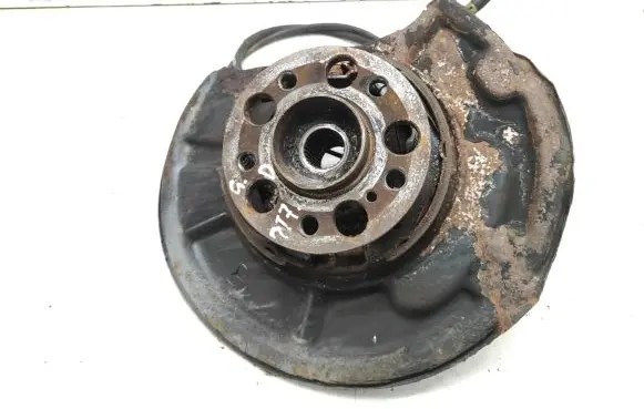 Mercedes-Benz CLS C219 Rear wheel hub spindle/knuckle A2114200385