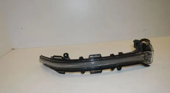 BMW 5 G60 G61 Mirror indicator light 9451950A