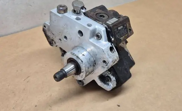 Audi A6 S6 C6 4F Fuel injection high pressure pump 0445010090 059130755E
