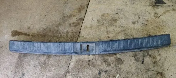 Toyota Corolla Verso AR10 Trunk/boot sill cover protection 647160F010