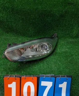 Ford Fiesta Headlight/headlamp 
