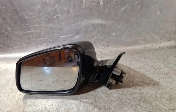 Front door electric wing mirror