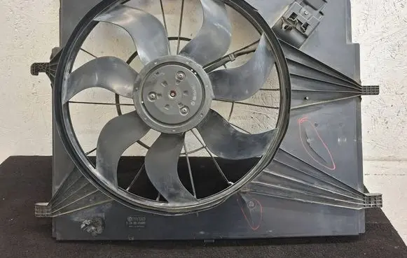 Mercedes-Benz Vito Viano W447 Radiator cooling fan shroud A4479060012 0130708415 3135103892