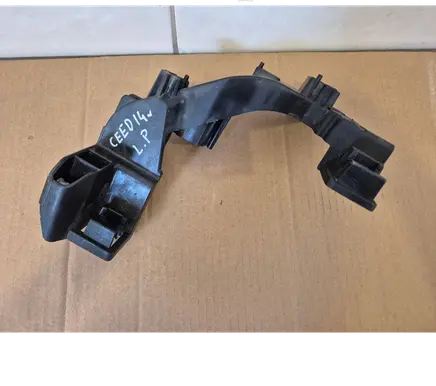 KIA Ceed Headlight/headlamp mounting bracket 