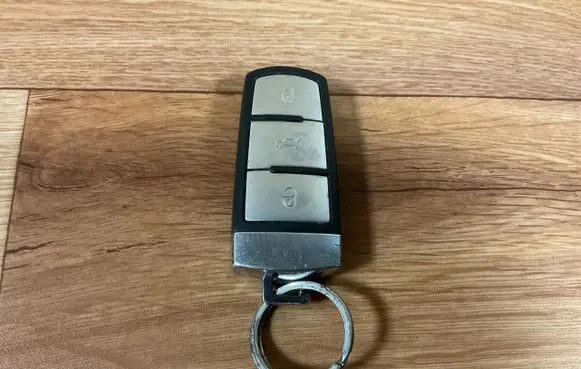 Volkswagen PASSAT B6 Ignition key/card 
