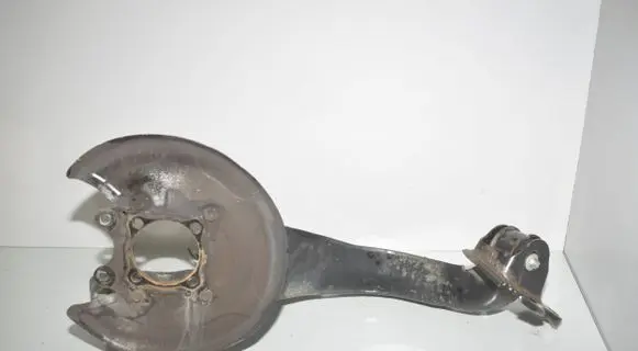 Rear wheel hub