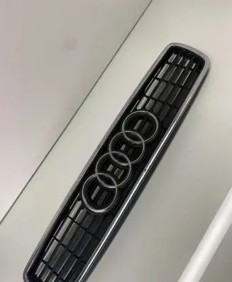 Audi A4 S4 B5 8D Front grill 8D0853651J