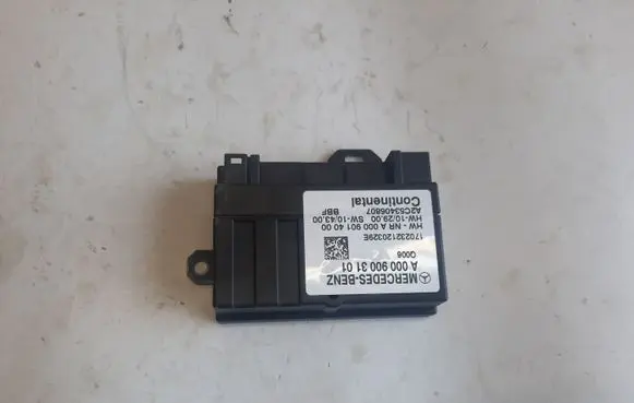 Mercedes-Benz CLA C117 X117 W117 Fuel injection pump control unit/module A0009003101