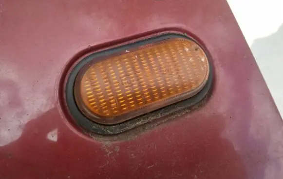 Renault Megane I Front fender indicator light