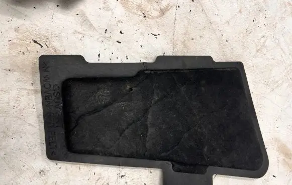 Opel Mokka X Other engine bay part G9LM