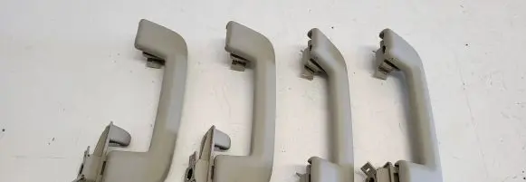 Volvo V70 A set of handles for the ceiling 