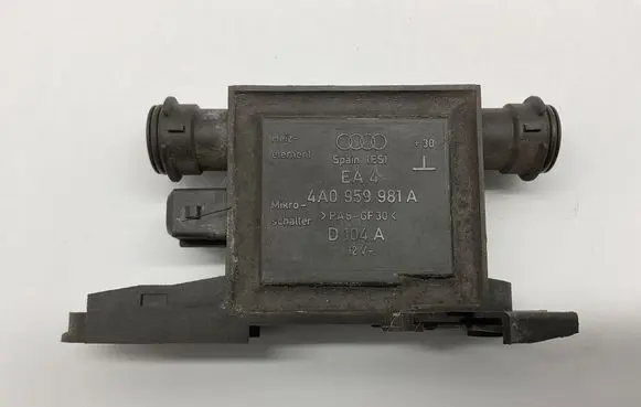 Audi A6 S6 C4 4A Door control unit/module 4A0959981A D104A