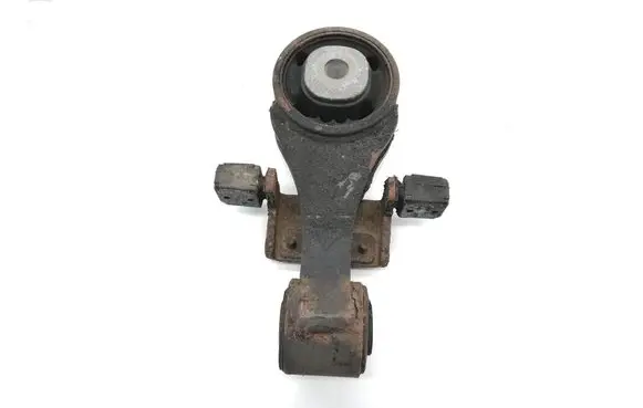Toyota Yaris Gearbox mount AV84135