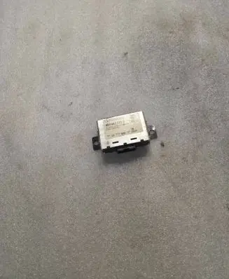 Audi A8 S8 D2 4D Alarm control unit/module 4D0951173B R60441