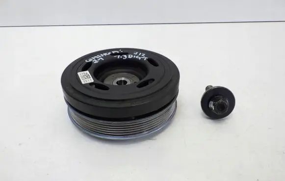 Nissan Qashqai J12 Crankshaft pulley 123038345R