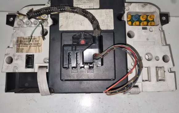 Volkswagen II LT Speedometer (instrument cluster) 2D0919049B 6000410000 15120121003