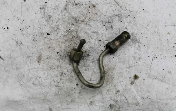Nissan X-Trail T30 Fuel injector supply line/pipe NOCODE