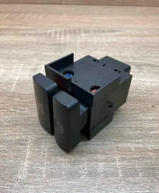 Toyota Corolla E120 E130 Hazard light switch 8433202090A 37078A WithPlug