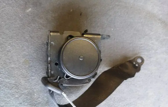 BMW 4 F32 F33 Rear seatbelt 3725939102