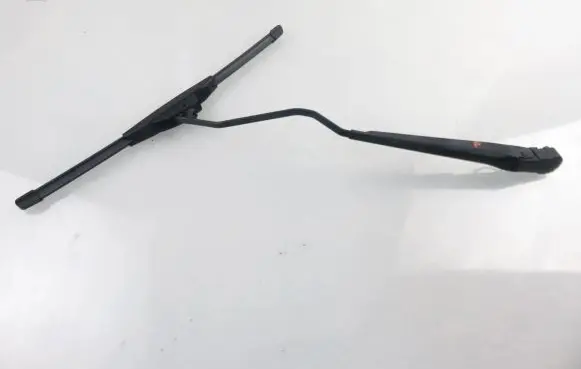 Hummer H2 Front wiper blade arm