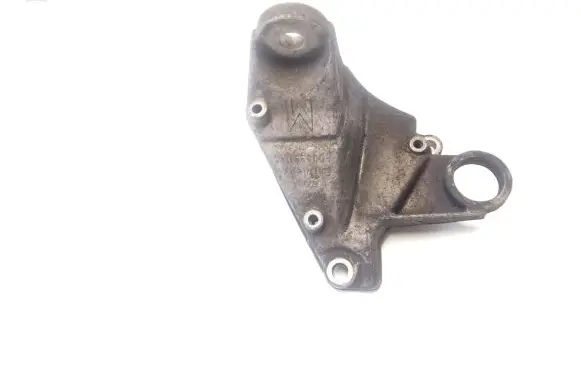Volkswagen PASSAT B5 Engine mounting bracket 8D0399114S
