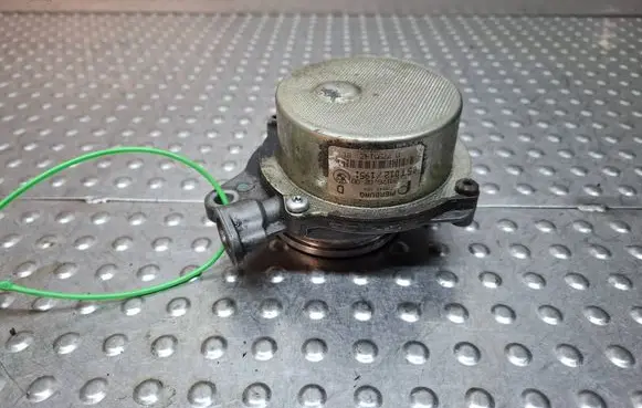 BMW 7 E65 E66 Vacuum pump S27705895 7795142