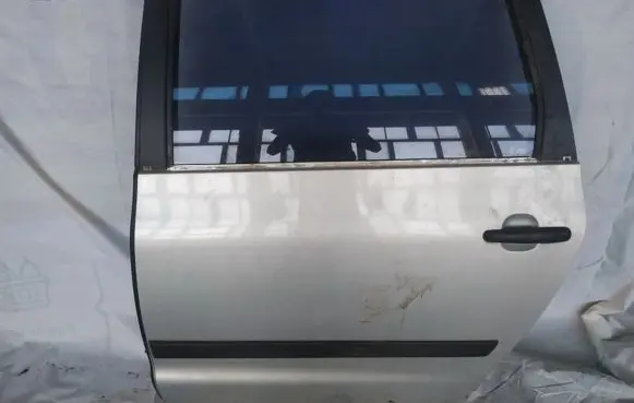 Seat Alhambra (Mk1) Rear door pilkos