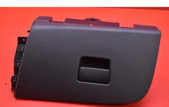 Glove box